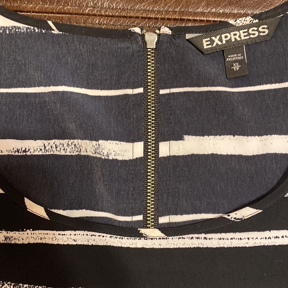 Express Open Shoulder Midi XS Black and White Dress - Picture 7 of 8